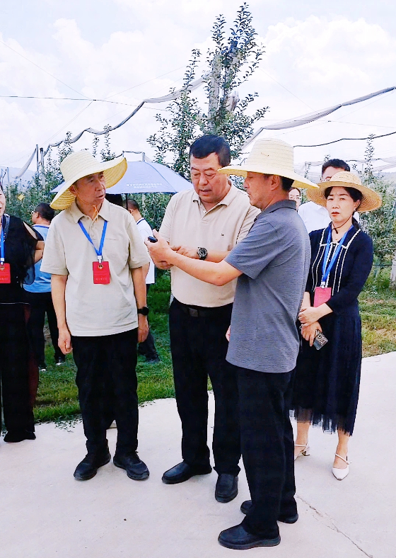  銅川市王益區(qū)政協(xié)委員一行人員來益民現(xiàn)代農(nóng)業(yè)園區(qū)觀摩益民農(nóng)業(yè)數(shù)字種植業(yè)創(chuàng)新應(yīng)